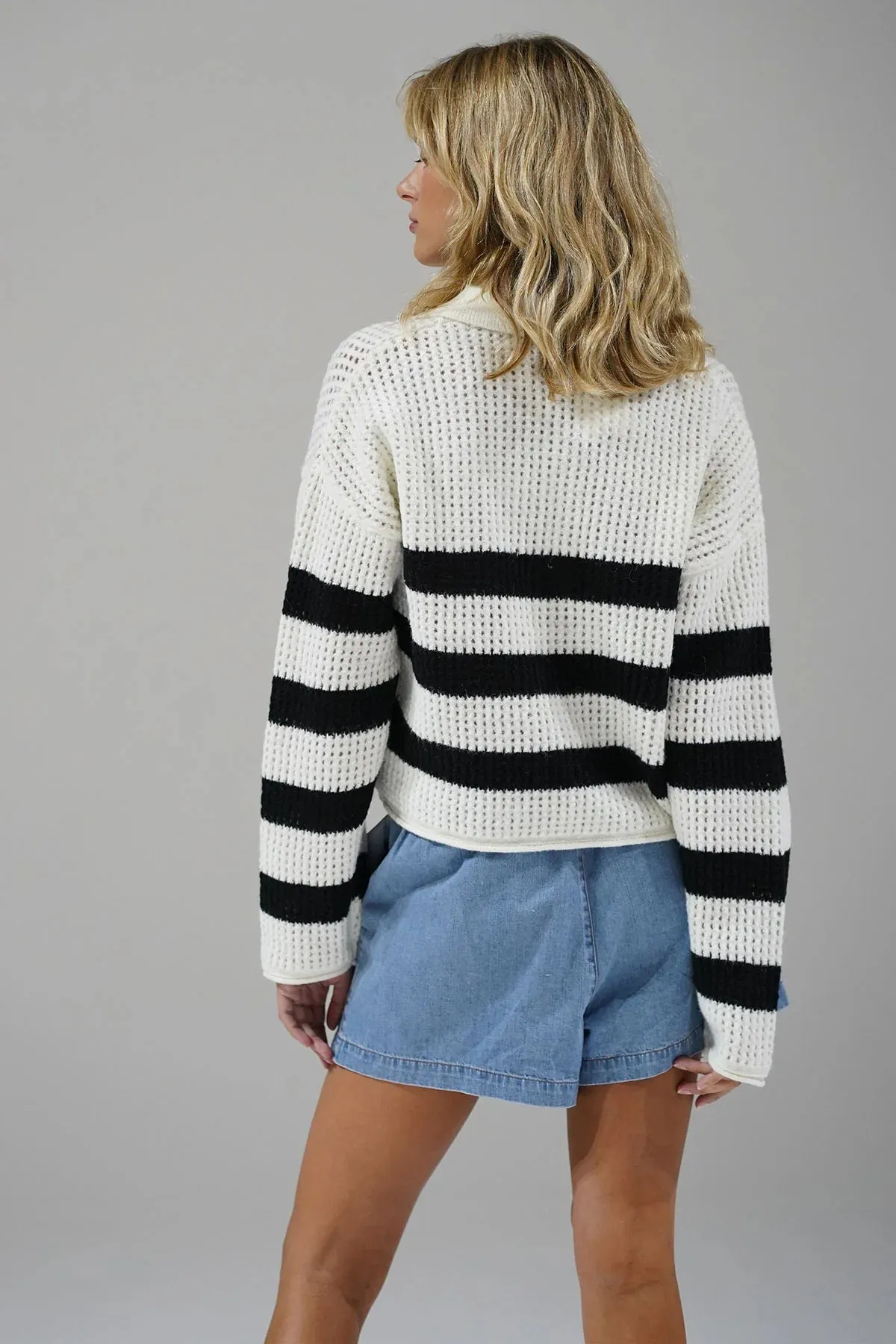 LNa - Ari Stripe Sweater - Ivory Black Stripe