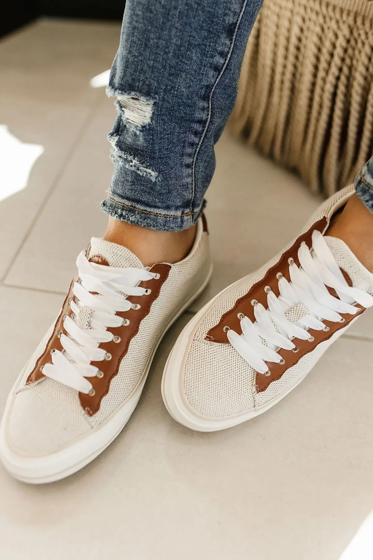 Stylish and Comfortable Main Street Sneakers for Everyday Wear