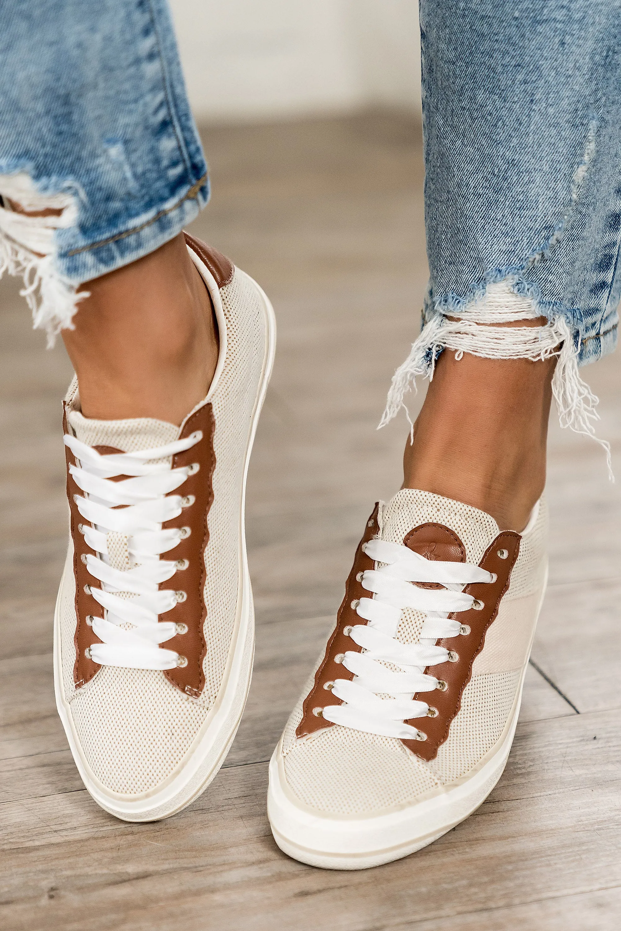 Stylish and Comfortable Main Street Sneakers for Everyday Wear